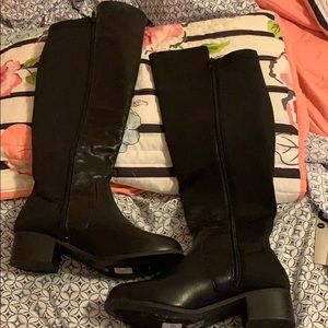 BRAND NEW knew high boots